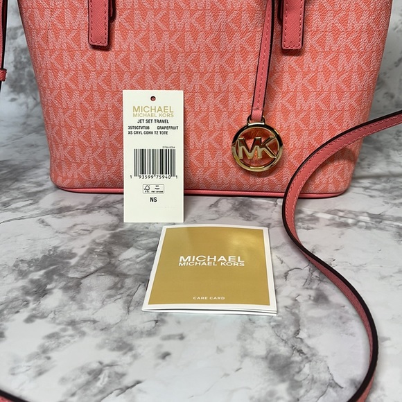 Michael Kors Jet Set Travel - Picture 7 of 7